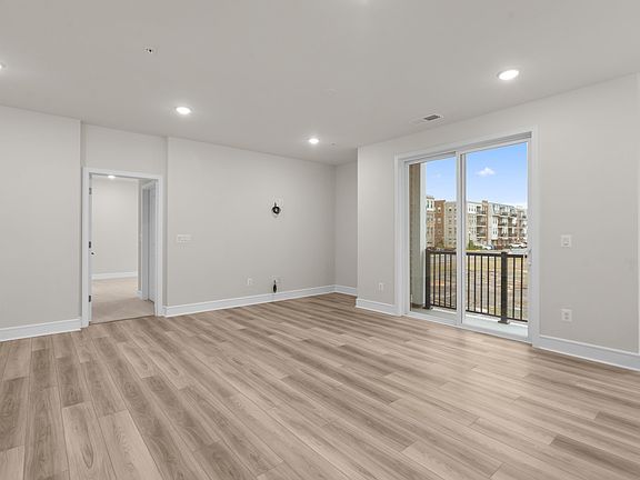 3rd image of 23688 Bolton Crescent Ter #Tpcxgb