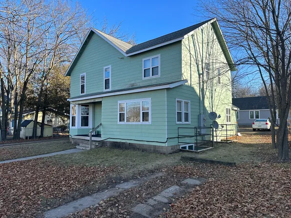 814 10th St E #1/2, Menomonie, WI 54751