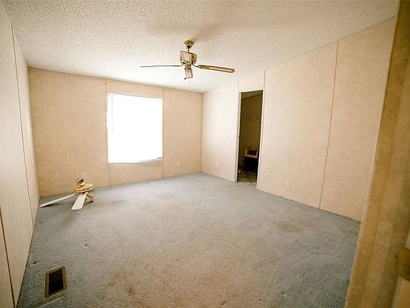 5th image of 10211 S Country Dr