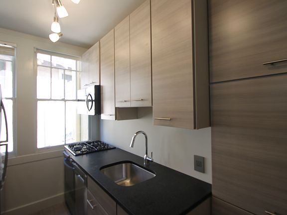 3rd image of 3515 Dumaine St #3