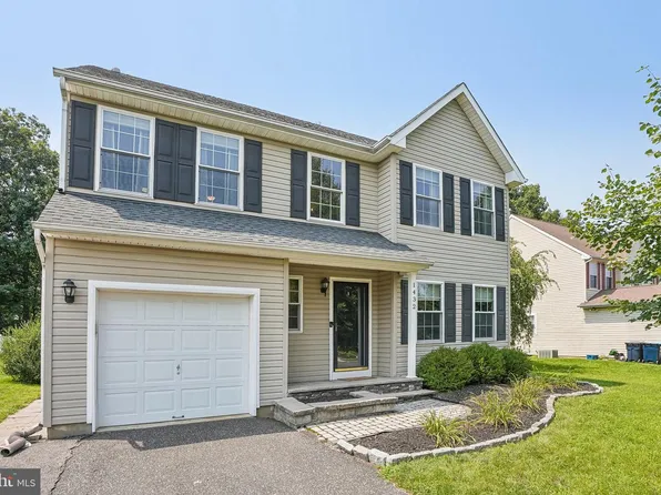 1432 Beverly Dr, Quakertown, PA 18951