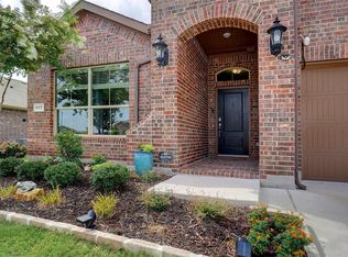 577 Redding Dr, Saginaw, TX 76131