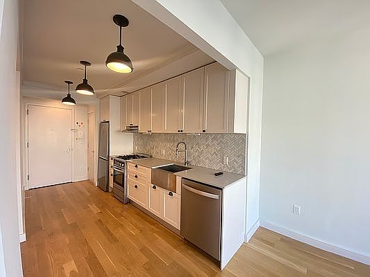 2nd image of 409 Eastern Pkwy #7712