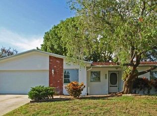 955 Wicks Dr, Palm Harbor, FL 34684