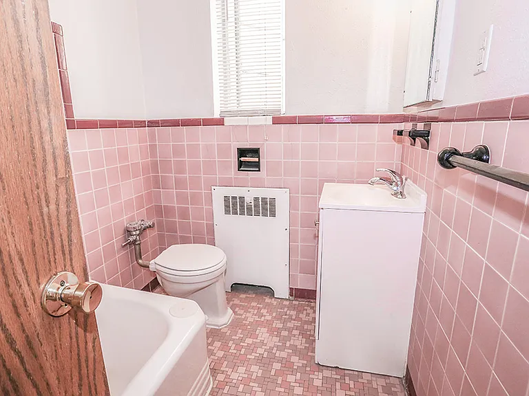 Elegante Apartments — Photo 17