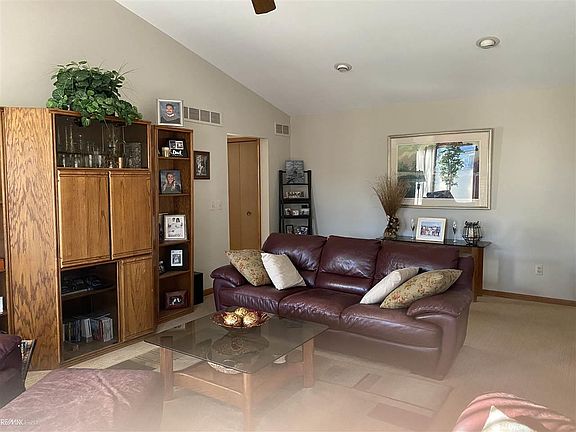 5th image of 17670 E Kirkwood Dr