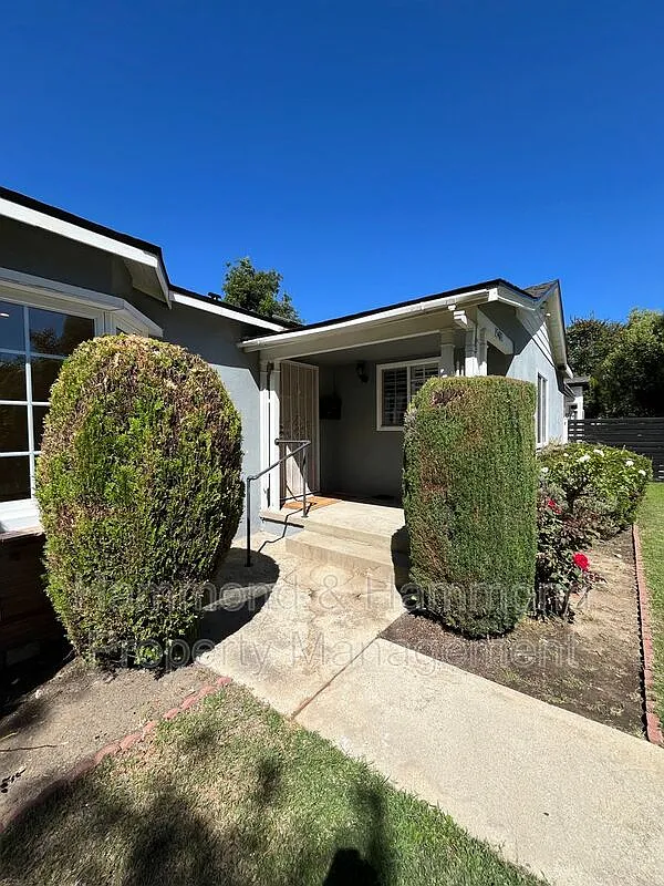 4 bed, 3.5 bath, 2200 sqft, $7,995 — Photo 4