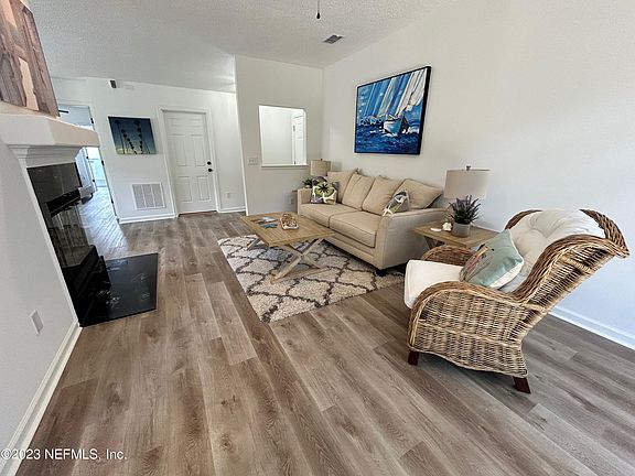 4th image of 929 MAJESTIC CYPRESS Drive N