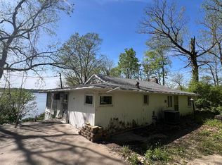 1465 N State Highway 96, Hamilton, IL 62341