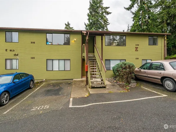 690 NW Atalanta Way #E206, Oak Harbor, WA 98277