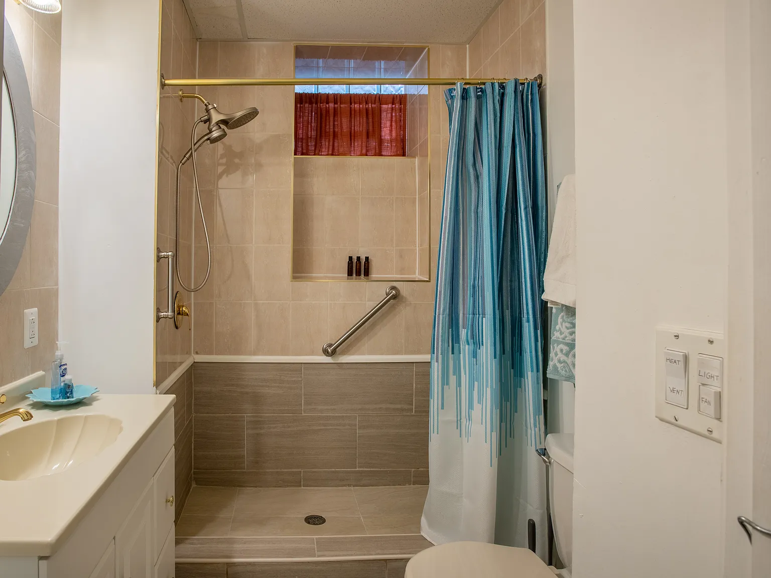 2 bed, 950 sqft, $2,500 — Photo 4