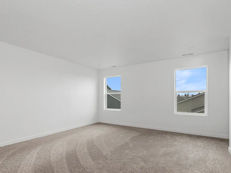 477 W Norwich St — Photo 17