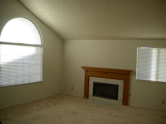 5th image of 19175 Kim Ct