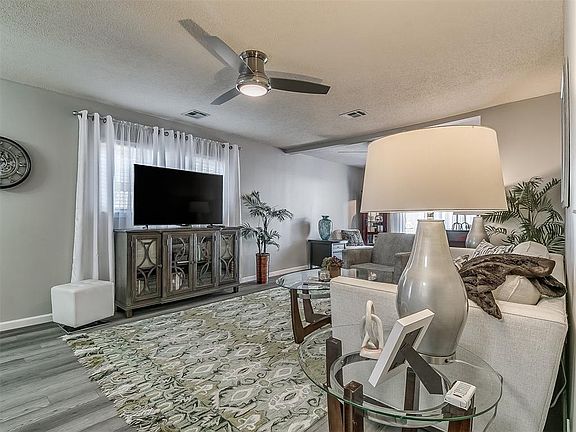 5th image of 509 Sunnyside Pl