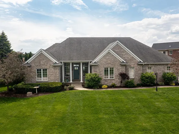 51235 Harbor Ridge Dr, Granger, IN 46530