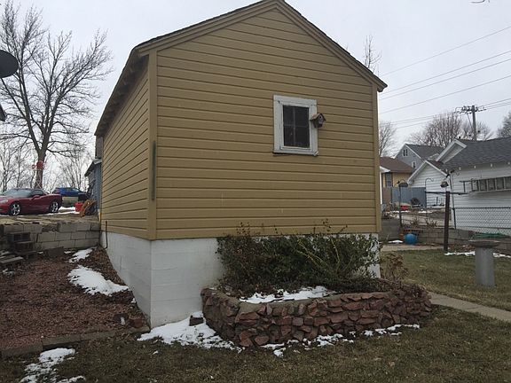 4th image of 1922 W Horne Ave