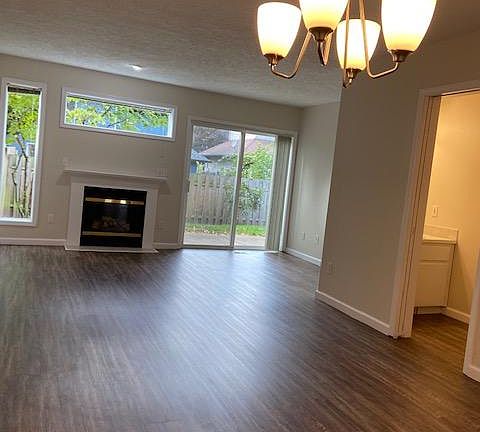 4th image of 833 NE 71st Ave
