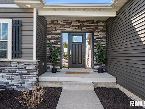 2nd image of 624 Saint Andrews Cir