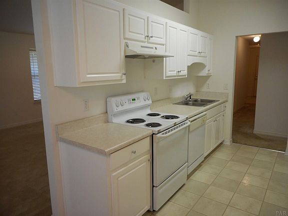 5th image of 748 Ladner Dr
