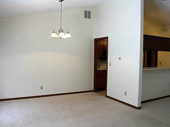 5th image of 1126 Westwood Dr #0