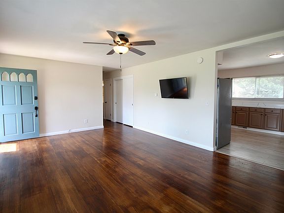 3rd image of 1648 Union Ave