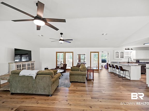 4th image of 26434 Bayou Dr