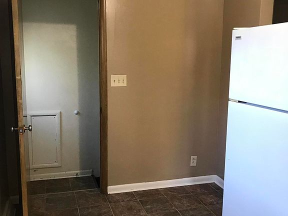 4th image of 606 23rd Ave S #&-608