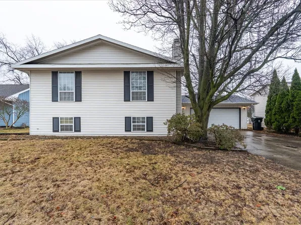 1211 Brentwood Ct, Normal, IL 61761