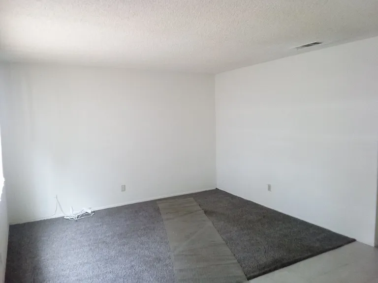 690 San Pasquell St — Photo 5