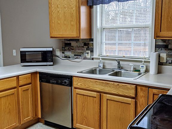 4th image of 319 Laurel Forest Dr