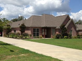 2675 E Robinwood Dr, Lake Charles, LA 70611