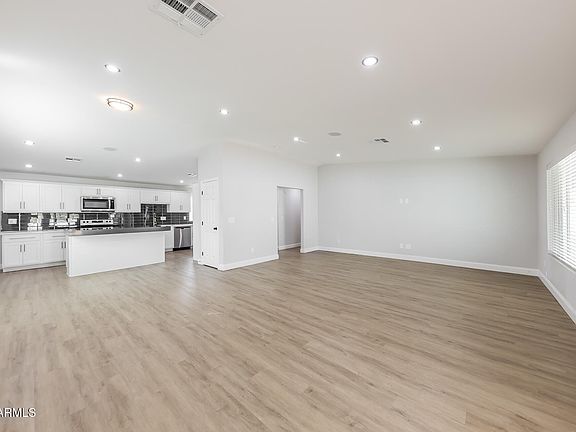 5th image of 9048 N 37TH Avenue