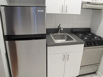 Rented by Metropolis Real Estate of Manhattan