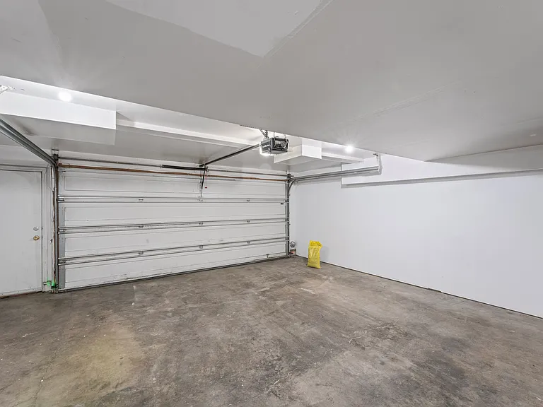 6810 Gold Kings Cir #B — Photo 11