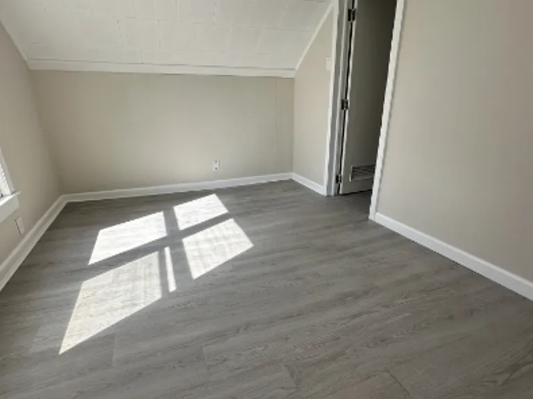881 W Mason St — Photo 8