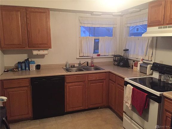4th image of 20 Wolf Ave
