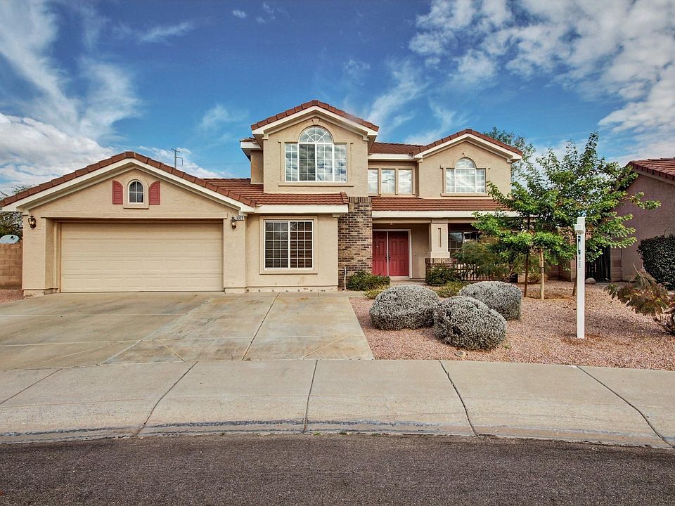 1st image of 3322 E Menadota Dr