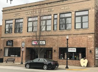 156 S Main St APT 4, Nappanee, IN 46550