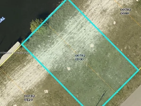 1020 SE 13th Ave, Cape Coral, FL 33990