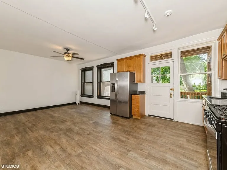1455 E 56th St #1 — Photo 5