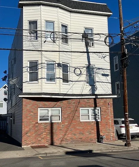 433 Lanza Ave #3 — Photo 1
