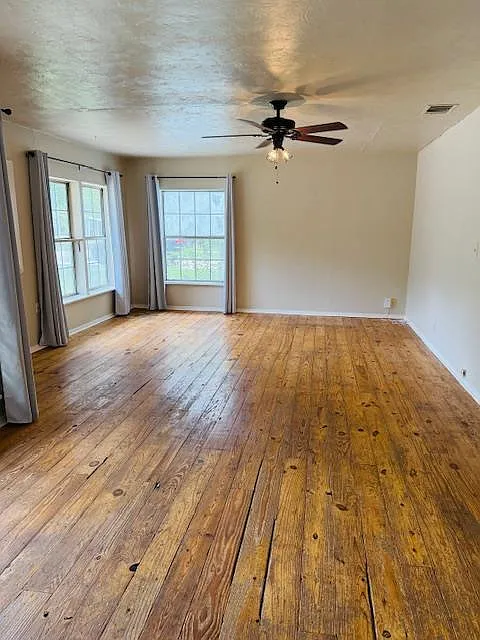 2 bed, 1.0 bath, 1224 sqft, $2,300 — Photo 4