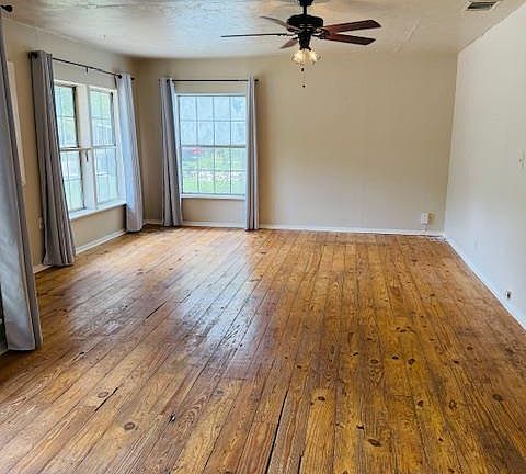 4th image of 2705 Sherwood Ln
