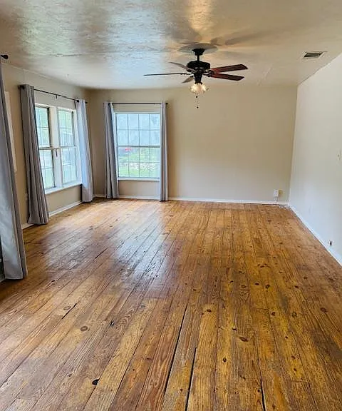 2705 Sherwood Ln — Photo 4