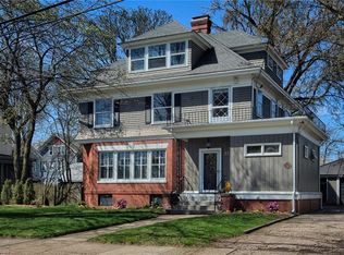 33 Arlington St, Pawtucket, RI 02860