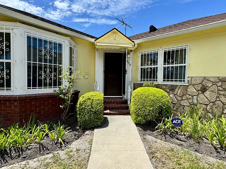 3513 S Sycamore Ave — Photo 6