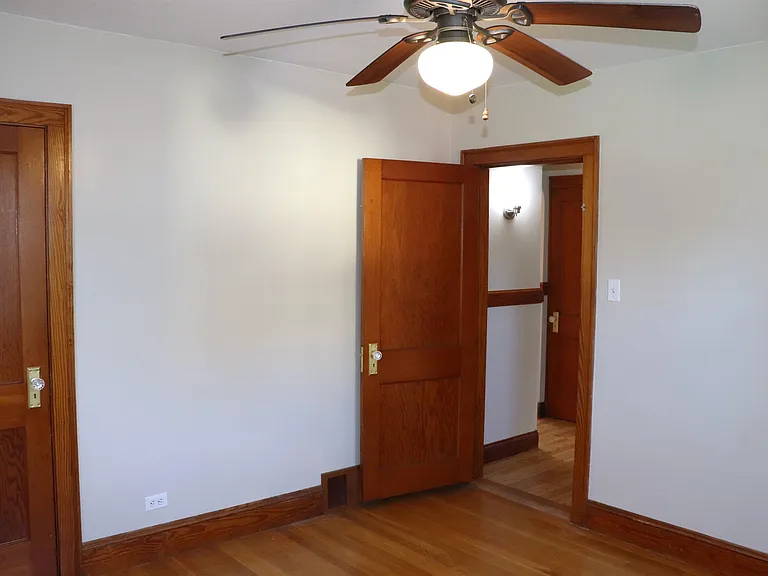 32 1/2 Gilman St — Photo 12