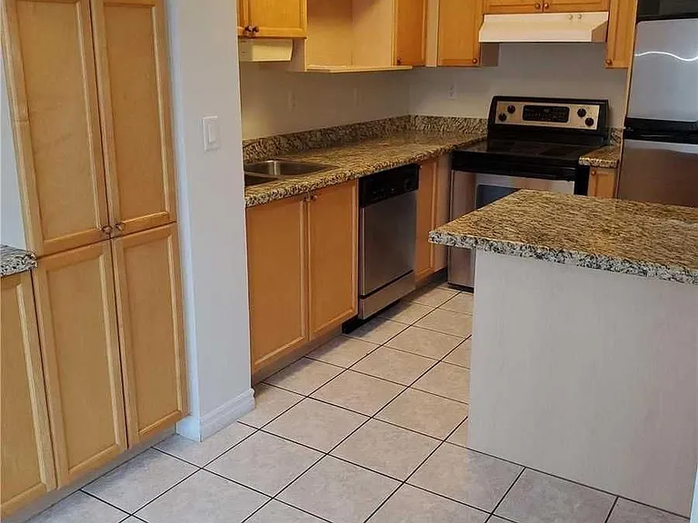 745 New Westminster Dr #312 — Photo 2