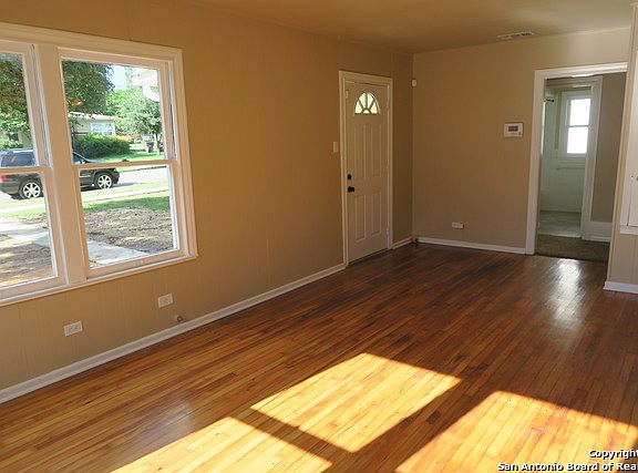 2nd image of 334 Haggin St