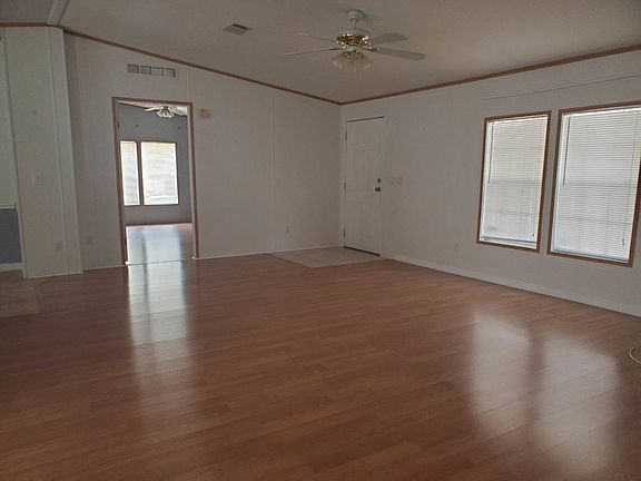 2nd image of 104 Leopard Ln N